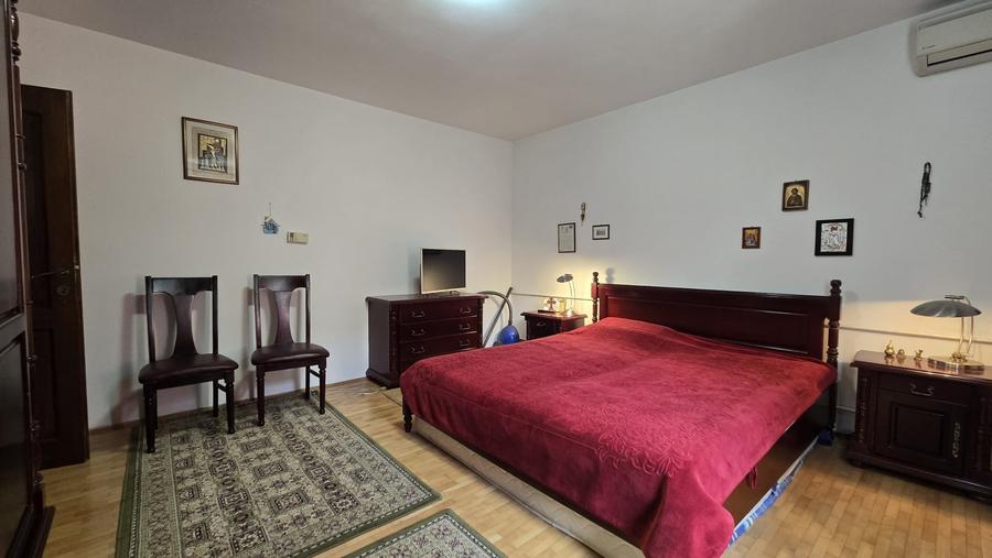 Casă cu 5 camere cu Canalizare în Chitila