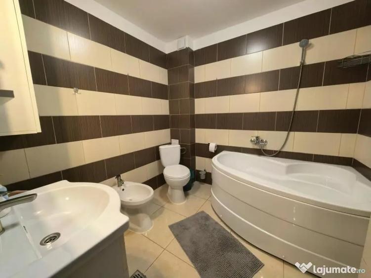 Apartament cu 3 camere decomandat în Lunca Cetățuii