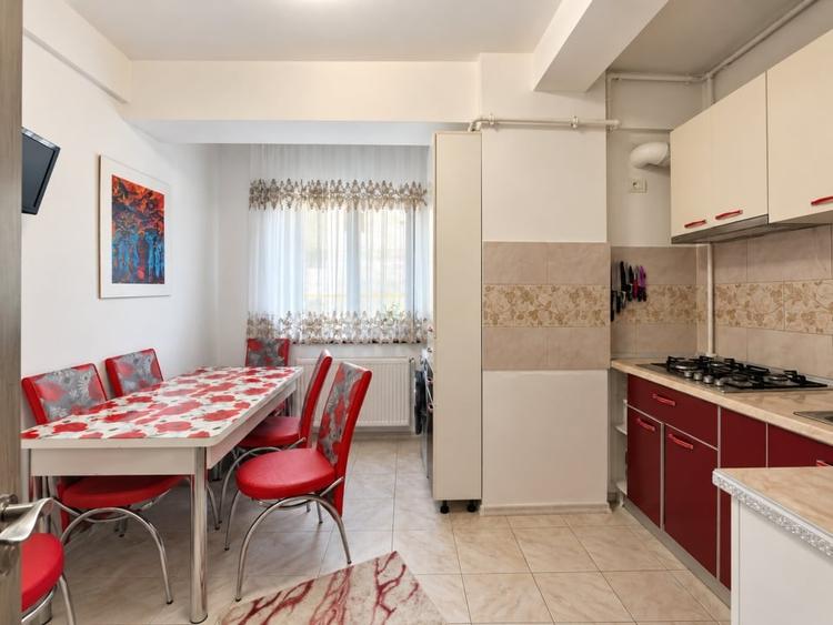 Apartament cu 2 camere decomandat, mobilat în Energia