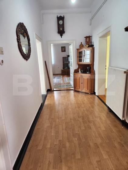 Apartament cu 4 camere decomandat, mobilat în Central