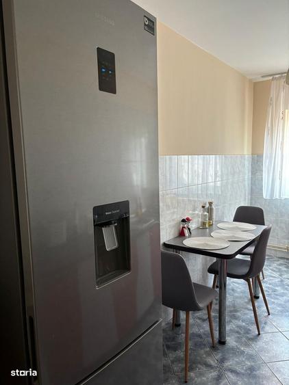 Apartament cu 3 camere decomandat în Astra
