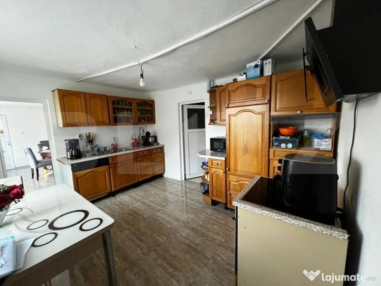 Casă cu 5 camere cu Teren 1350 Mp în Central