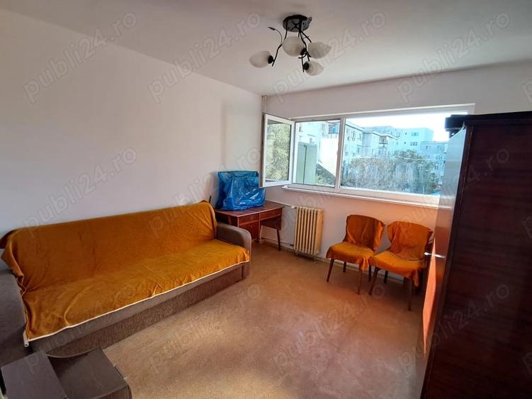 Apartament cu 3 camere decomandat în Mihai Bravu