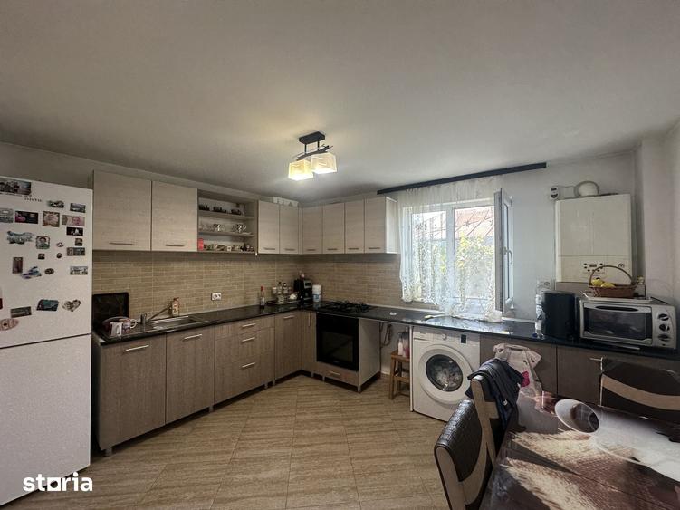 Casă cu 3 camere cu Teren 347 Mp în Bucov