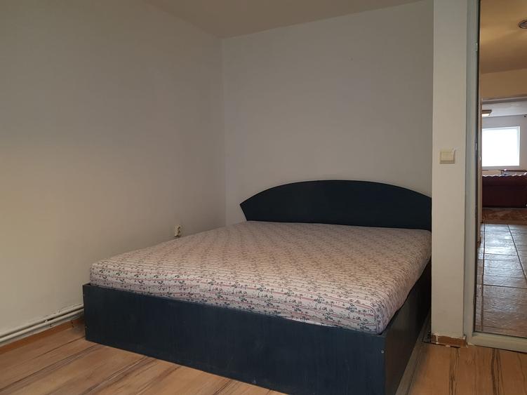 Casă cu 3 camere cu Canalizare în Mihai Bravu