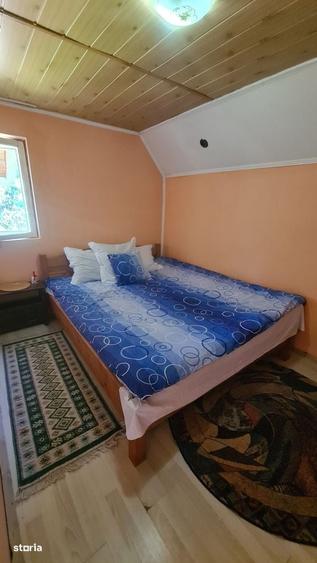 Casă cu 4 camere în Slămnești