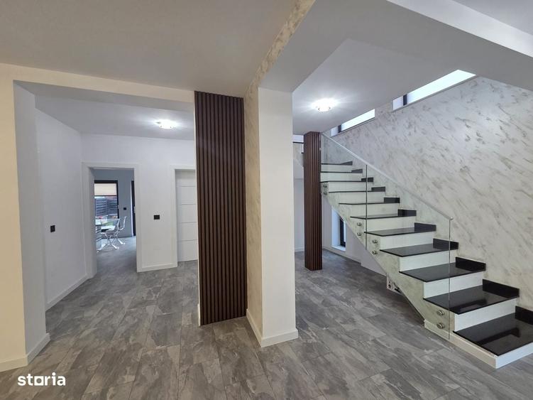 Casă cu 4 camere în Central