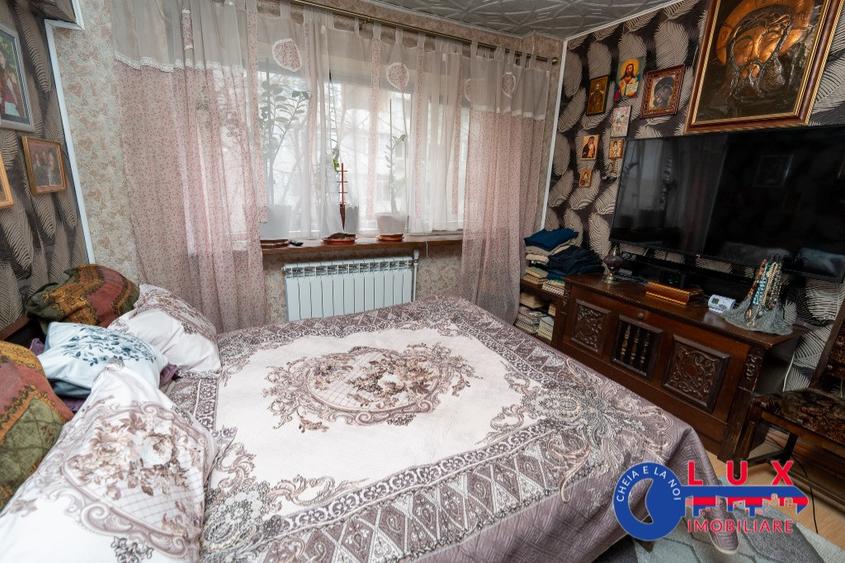 Apartament cu 3 camere decomandat în Piața Nouă