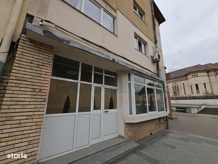 Apartament cu 4 camere în Central