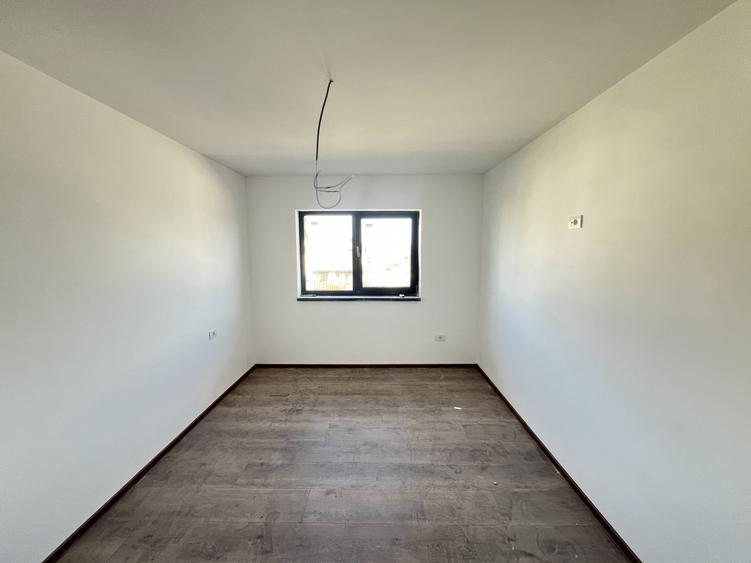 Duplex cu 4 camere cu Teren 250 Mp în Tărlungeni