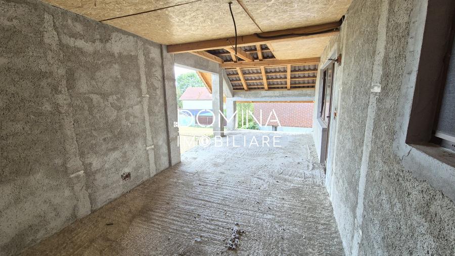 Casă individuală cu 5 camere cu Teren 4334 Mp în Runcu