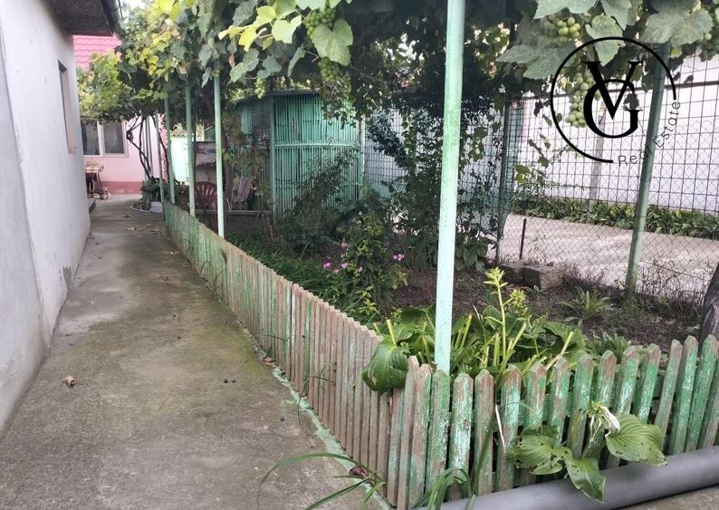 Casă individuală cu 3 camere cu Canalizare în Lumina