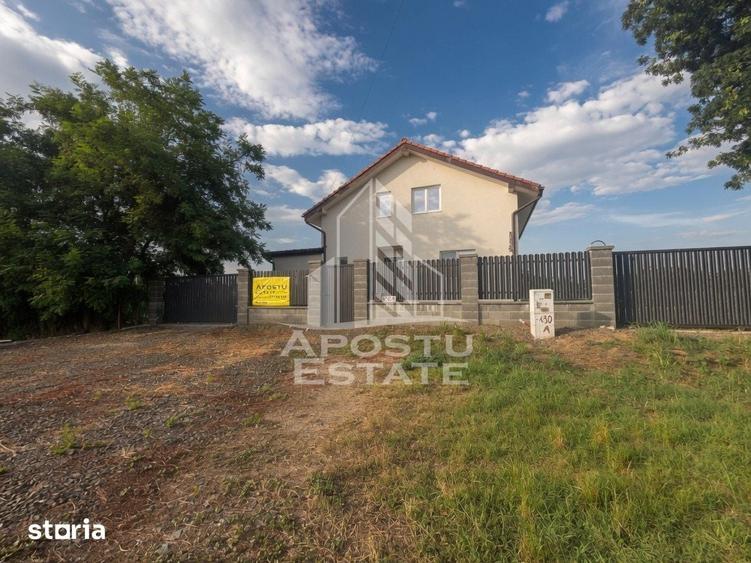 Casă cu 5 camere cu Teren 800 Mp în Pădureni