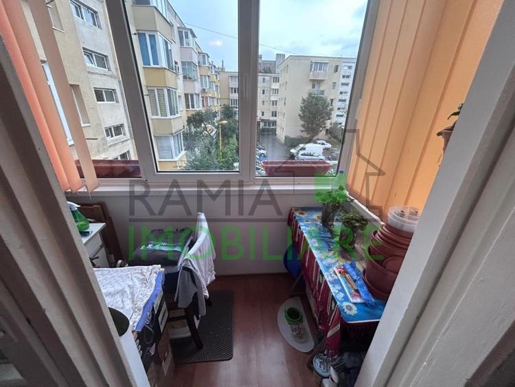 Apartament cu 2 camere semidecomandat în Noua