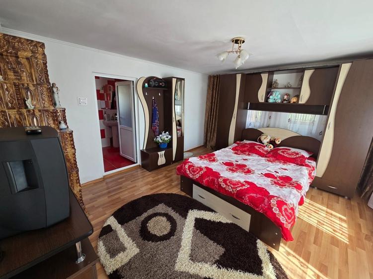 Casă cu 4 camere în Stănești
