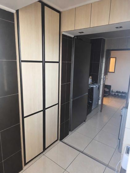 Apartament cu 3 camere decomandat în Titulescu