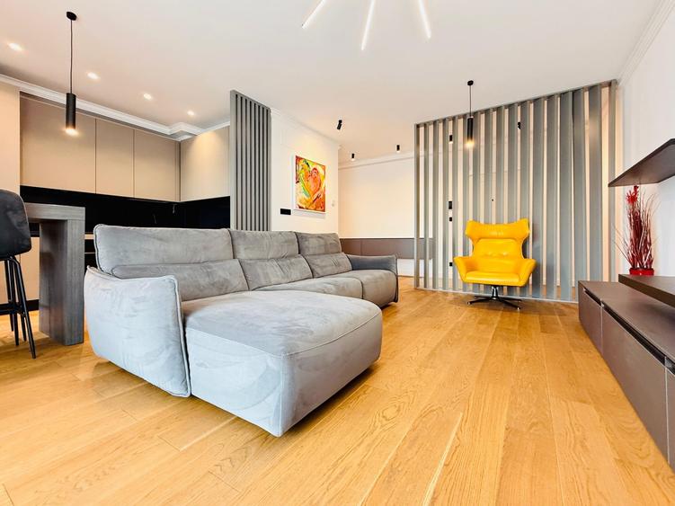 Apartament cu 3 camere decomandat, mobilat în Băneasa