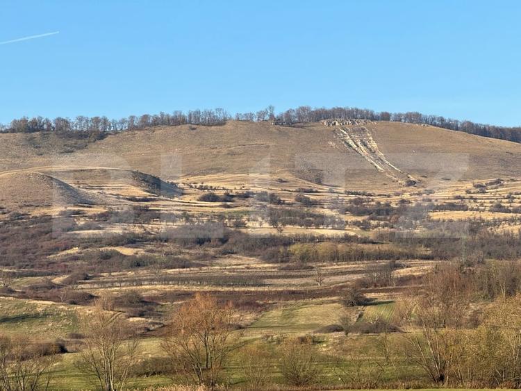 Teren agricol extravilan de 13374 mp, în Călan