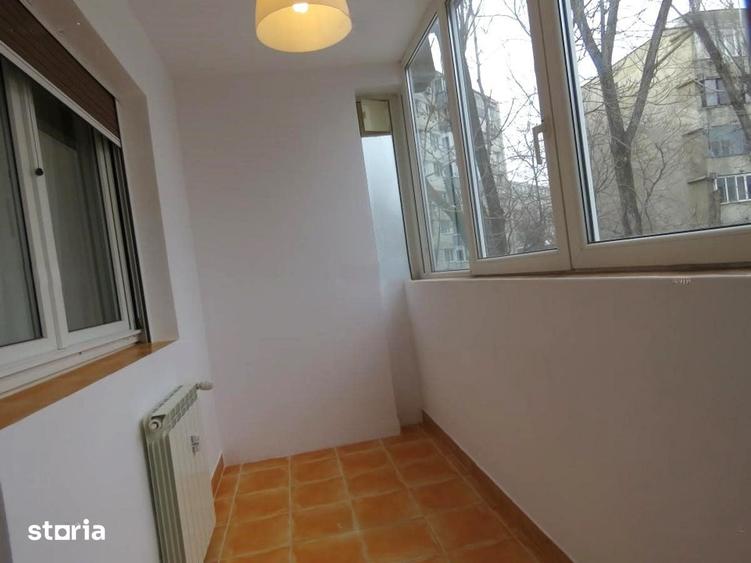 Apartament cu 3 camere decomandat în Domenii