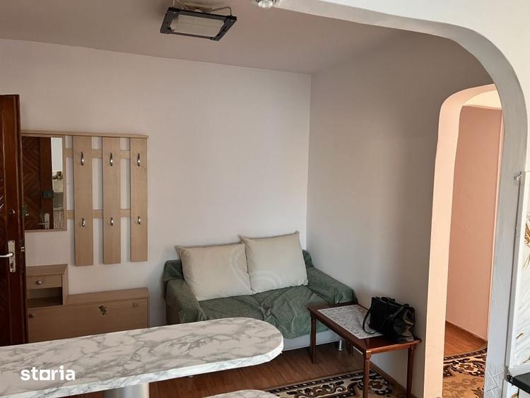 Apartament cu 3 camere decomandat în Vasile Aaron