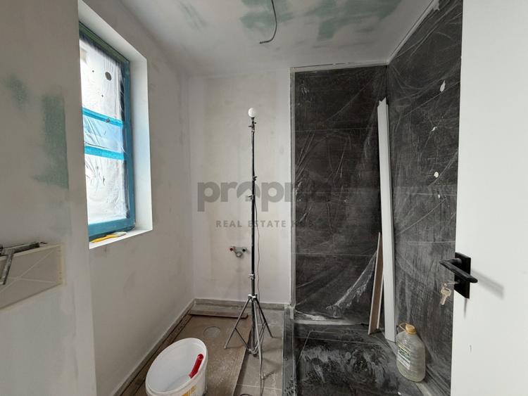 Casă individuală cu 4 camere cu Canalizare în Sânpetru