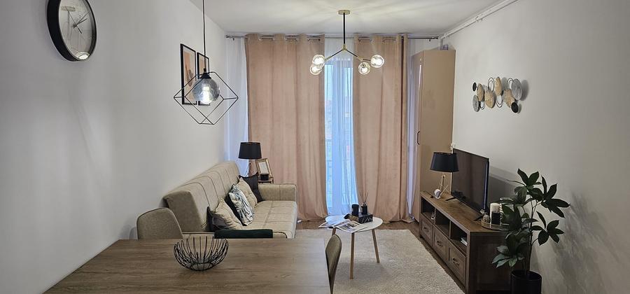 Apartament cu 2 camere decomandat în Central