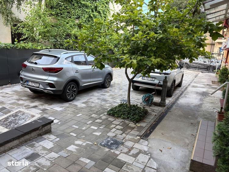 Casă cu 4 camere în Central