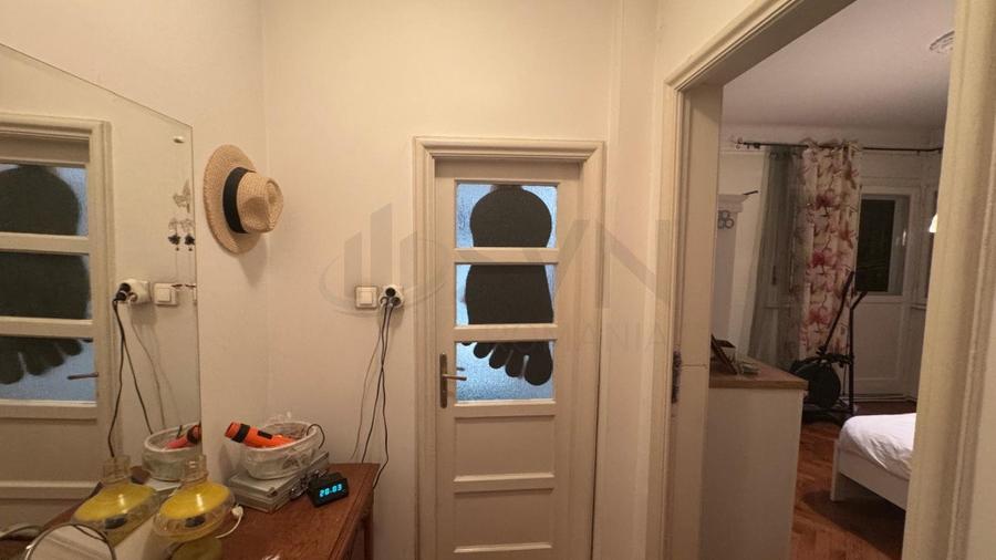 Apartament cu 4 camere decomandat în Moșilor