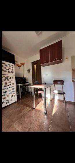 Brancoveanu piata sudului etaj 3 spatioasa - 1