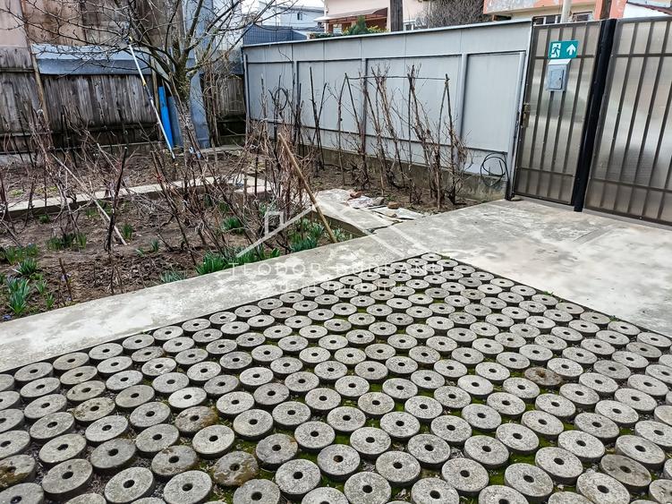 Casă individuală cu 6 camere cu Canalizare în Crângași