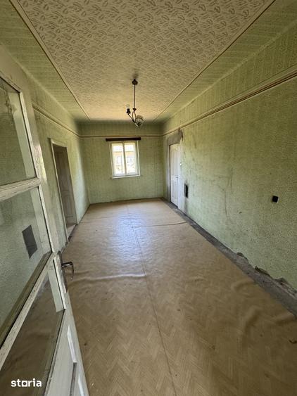 Casă cu 3 camere cu Teren 3649 Mp în Păulești