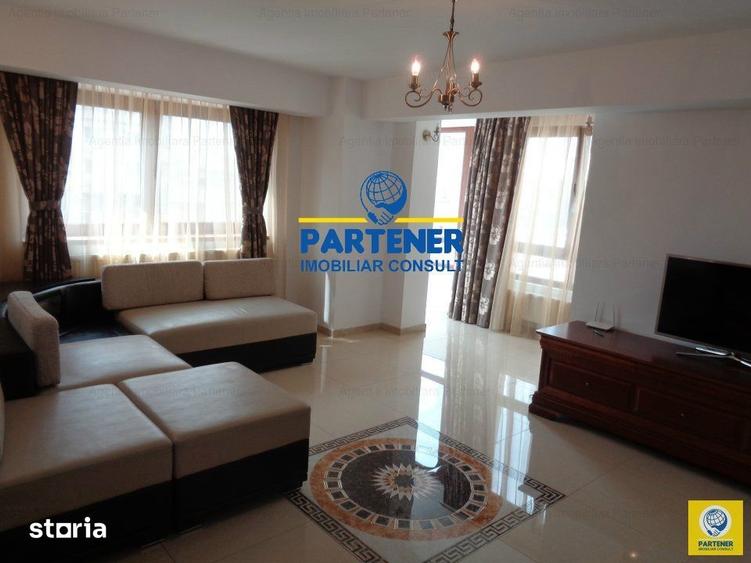 Apartament cu 3 camere decomandat în Calea București