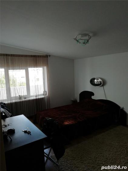 Casă cu 10 camere cu Teren 270 Mp în Ovidiu