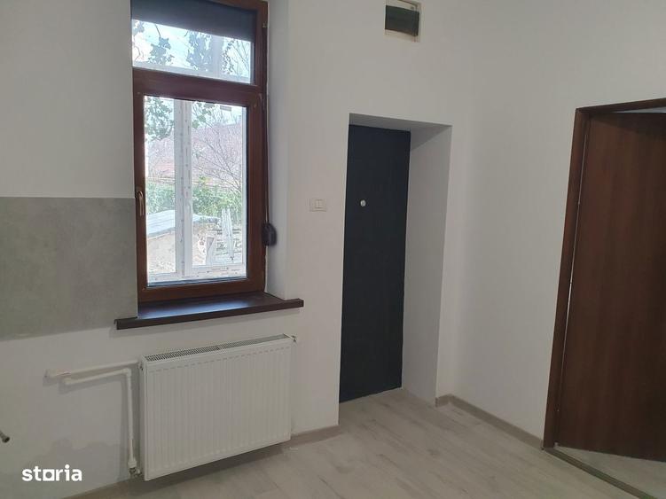 Apartament cu 2 camere nedecomandat în Central