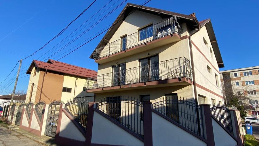 Casă cu 6 camere cu Canalizare în Găvana 2