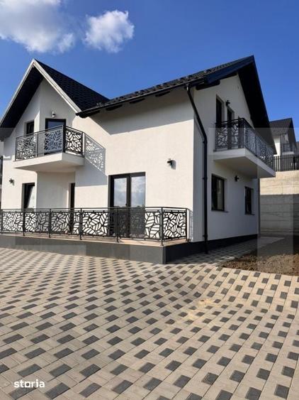 Casă cu 4 camere cu Teren 373 Mp în Mihai Eminescu