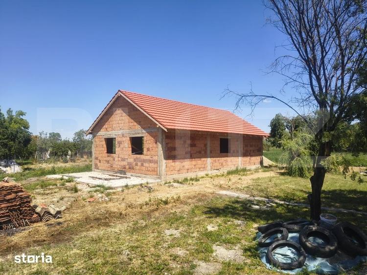 Casă cu 3 camere cu Teren 1500 Mp în Central