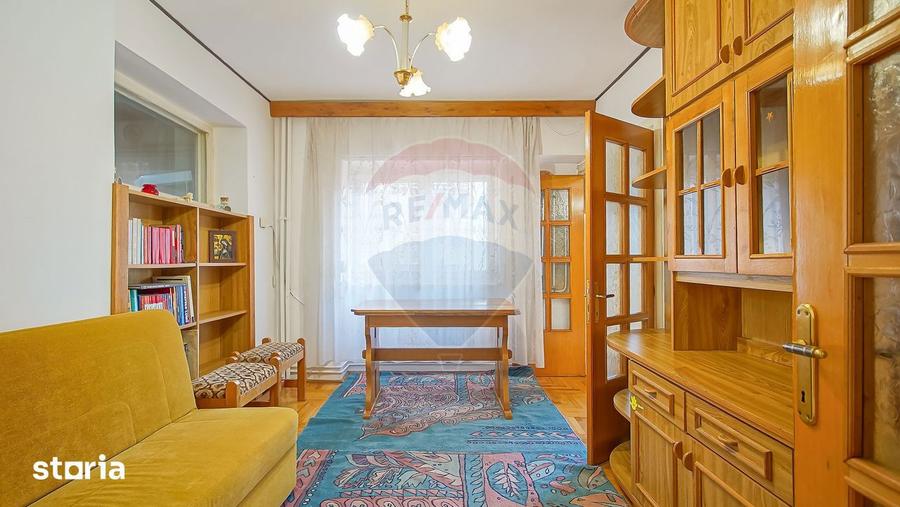 Apartament cu 4 camere decomandat, mobilat în Vlahuță