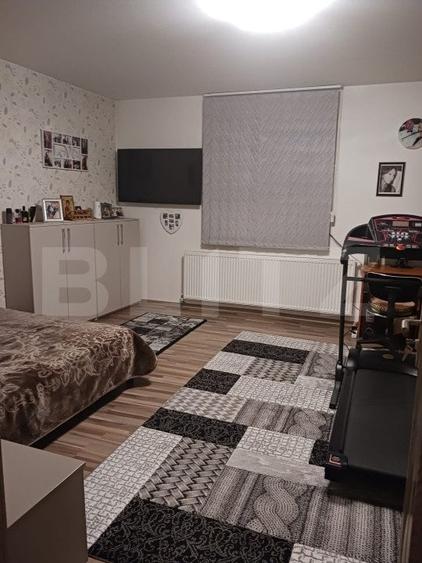 Apartament cu 3 camere semidecomandat, mobilat în Traian