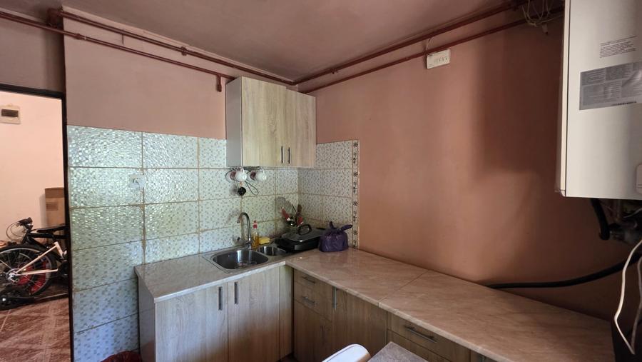 Apartament cu 3 camere decomandat, mobilat în Fabric