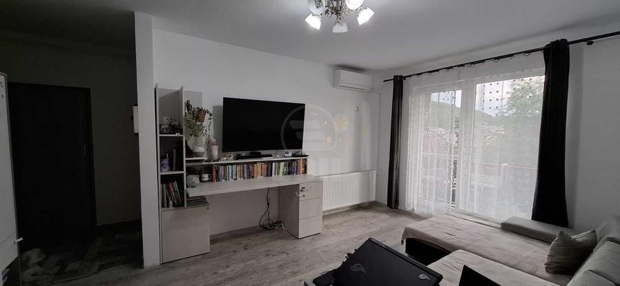 Apartament cu 2 camere decomandat în Florești