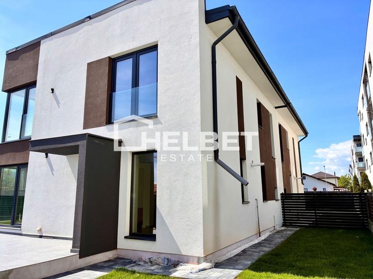 Duplex cu 4 camere cu Canalizare în Central