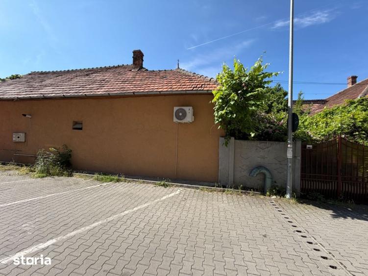 Casă cu 3 camere cu Teren 636 Mp în Cetate