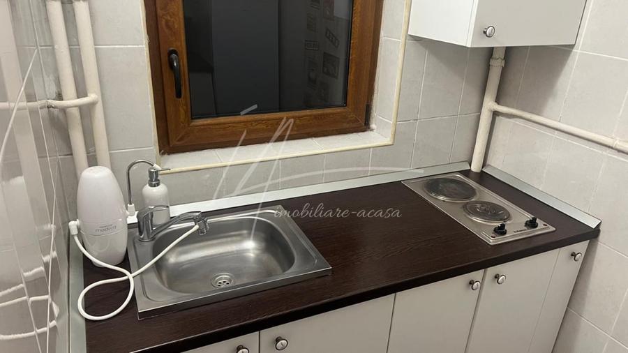 Apartament cu 2 camere semidecomandat, mobilat în Sala Palatului
