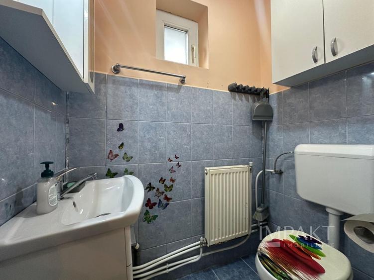 Casă individuală cu 6 camere cu Canalizare în Central