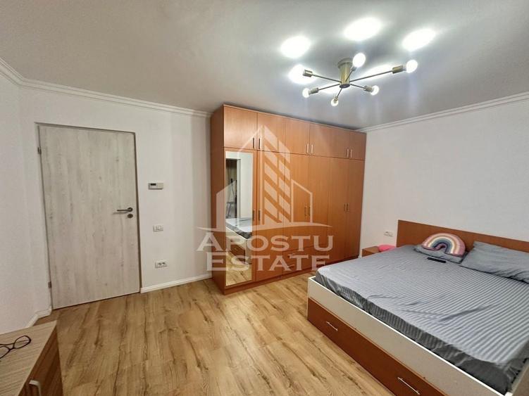Garsonieră decomandată în Girocului