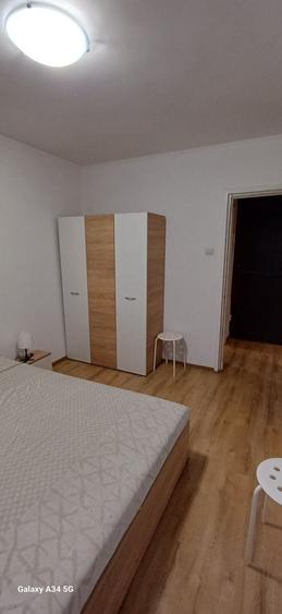 Apartament cu 2 camere semidecomandat în Berceni