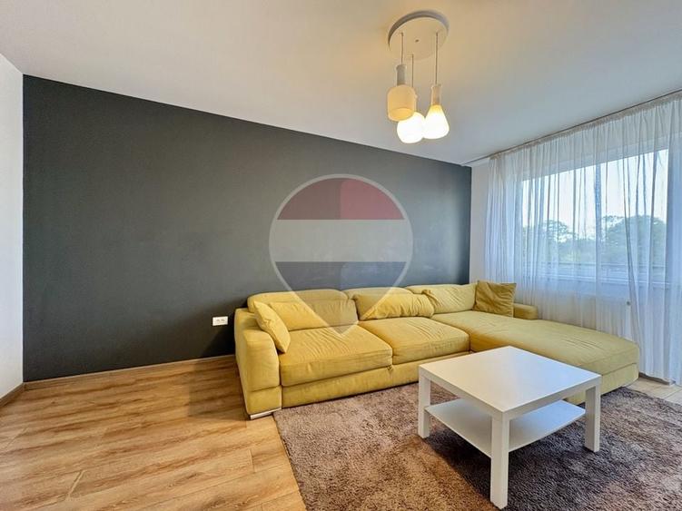 Apartament cu 2 camere decomandat, mobilat în Tractorul