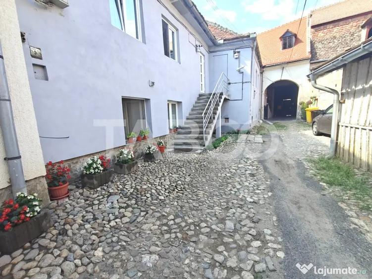 Apartament cu 3 camere semidecomandat în Orașul de Jos