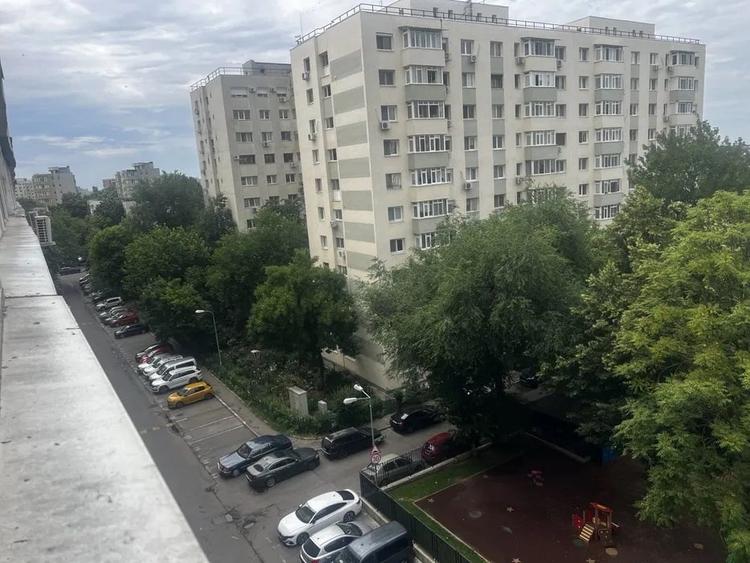 Apartament cu 3 camere decomandat în Pantelimon